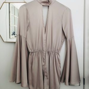 Wide sleeve romper